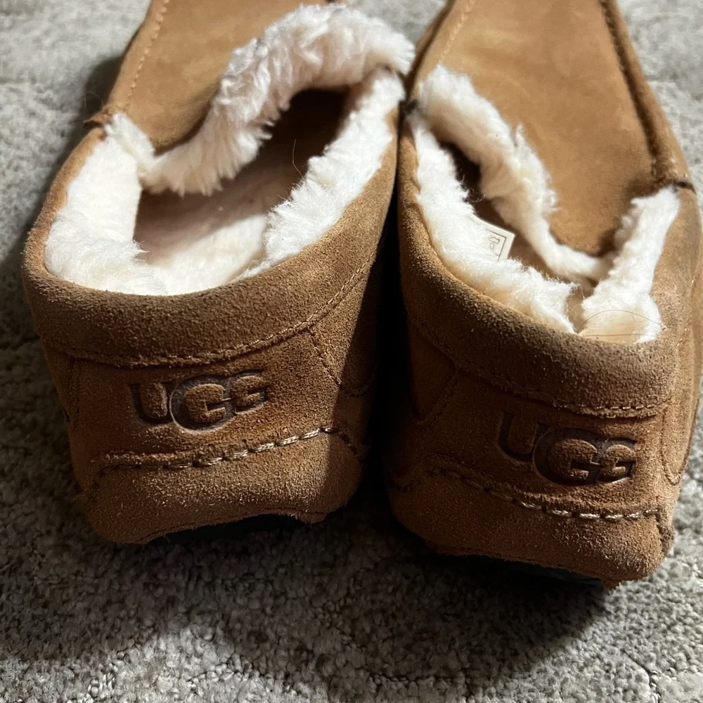 Ugg slippers - Picture 3 of 3